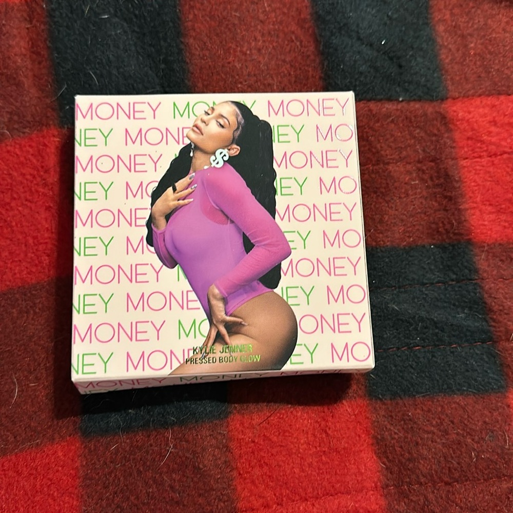 Kylie Cosmetics Pressed Body Glow